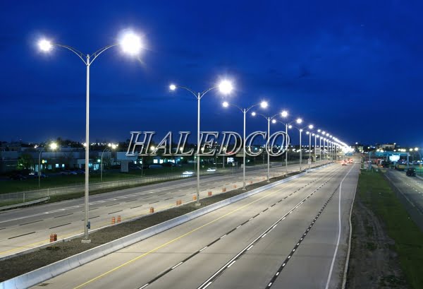 Ứng dụng của đèn đường led HLS8-150 chiếu sáng đường quốc lộ
