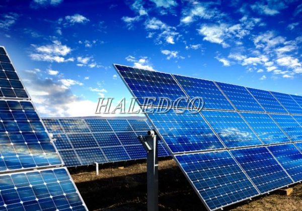 Haledco cấp đèn đường chiếu nhà máy điện mặt trời Đức Huệ 2 Đồng Nai