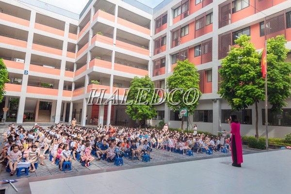 HALEDCO cung cấp đèn chiếu sáng cho trường tiểu học Chu Văn An