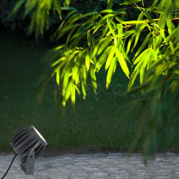 Ứng dụng chiếu hắt đèn pha HLFL8-30 cho cây